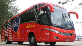 Os ônibus são novos, possuem assento marcado, horário pré-definido, wi-fi e acompanhamento da rota em tempo real