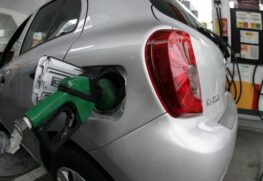 Empresa faz levantamento do preço do litro da gasolina na Capital
