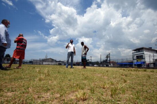 Quando estiver revitalizado, o campo funcionará como um dos polos do Programa SuperEscola, que oferece atividades esportivas e culturais gratuitas no contra turno escolar tirando as crianças das ruas