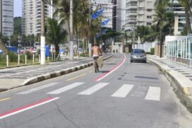 Ciclofaixa na praia de Astúrias: implantação foi determinante para reduzir o número de acidentes no trânsito