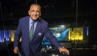 Galvão Bueno,70, continua afastado das transmissões da Globo