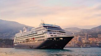 Navio de turismo (Arquivo)