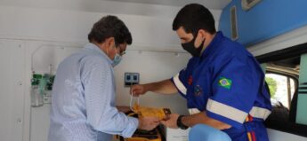 Prefeito na Ambulância de Resgate Municipal Porto Feliz