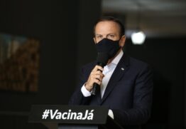 Governador João Doria (PSDB) durante entrevista coletiva nesta sexta-feira