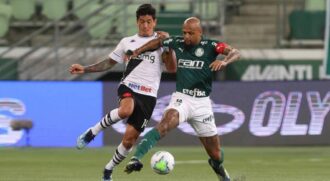 Felipe Melo saiu jogando como titular contra o Vasco