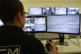 São cerca de oito mil metros de rede de fibra ótica para garantir uma imagem de alta qualidade