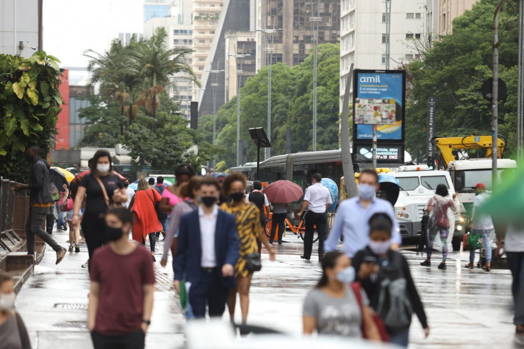 Movimentação de pessoas na avenida Paulista