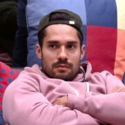 "Eu era muito feliz, agora eu tô triste". Arcrebiano durante conversa com Karol Concá sobre sua participação no BBB21..