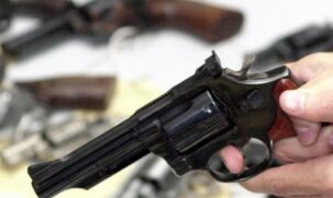 A Comissão de Segurança Pública da Câmara dos Deputados aprovou na última semana o projeto de lei que autoriza o porte de arma de fogo para corretores de imóveis/Agência Brasil
