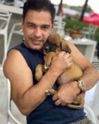 Zezé di Camargo está procurando o seu cachorro Nescau