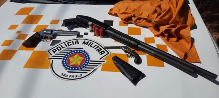 Homens foram presos após atirarem em dono de retífica no centro de Itu; segundo a PM, após efetuarem os disparos, os criminosos fugiram