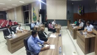 As próximas sessões serão realizadas às 19 horas; a mudança foi aprovada por unanimidade