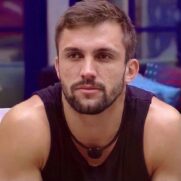 "Ninguém quis escutar meu lado" Arthur ao falar sobre os desentendimentos no "BBB 21" antes do último paredão.
