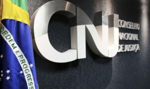 Por unanimidade, os conselheiros concluíram haver indícios de infração disciplinar por parte do magistrado, que nega as acusações