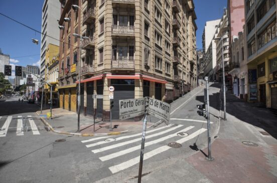 Governo de São Paulo regrediu todo o Estado à fase vermelha, a mais restritiva da quarentena