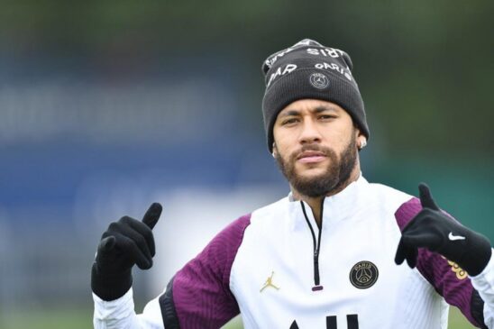 Entre os 10 melhores jogadores do jogo desde o FIFA 16, Neymar está fora do top-10 na edição de 2023 do simulador.