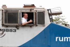 Presidente Jair Bolsonaro (sem partido) durante inaugura&ccedil;&atilde;o de trecho de ferrovia em Goi&aacute;s