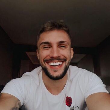 O ex-BBB e instrutor de crossfit, Arthur Picoli