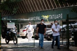 Movimenta&ccedil;&atilde;o em frente ao Hospital Municipal Dr. C&aacute;rmino Caricchio no Tatuap&eacute; em SP