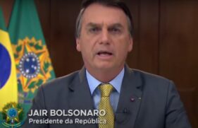 Jair Bolsonaro durante pronunciamento na noite desta terça-feira