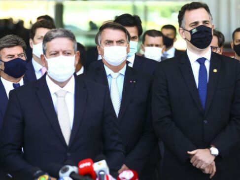 Grupo foi anunciado após o presidente Jair Bolsonaro (sem partido) se reunir com governadores, ministros e chefes de poderes