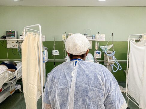 Leitos de UTI dedicado à pacientes contaminados pelo coronavírus