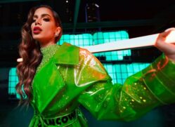 Forbes avalia fortuna de Anitta em meio bilhão de reais