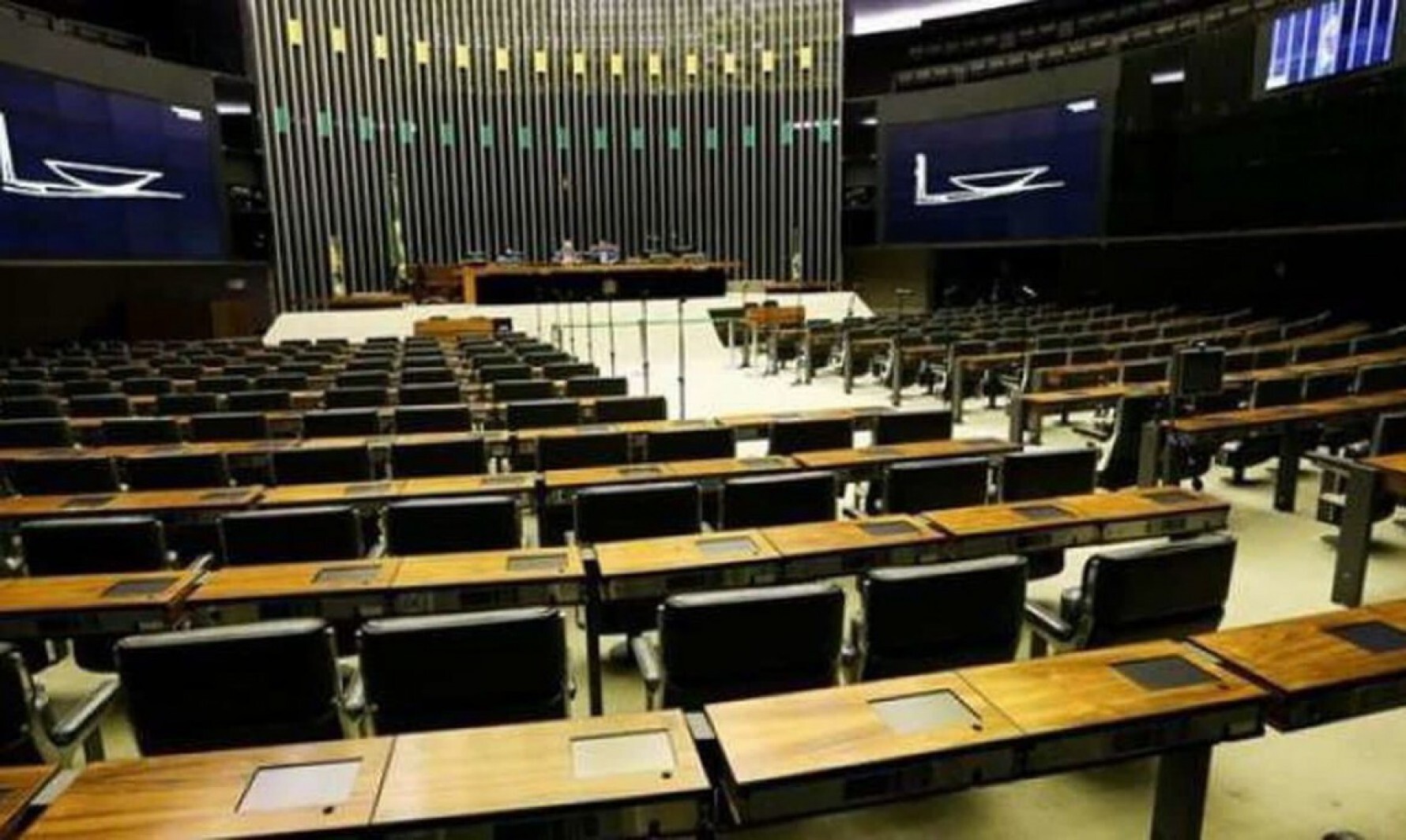 A medida visa justificar para a população a ausência dos parlamentares durante as sessões da Câmara dos Deputados