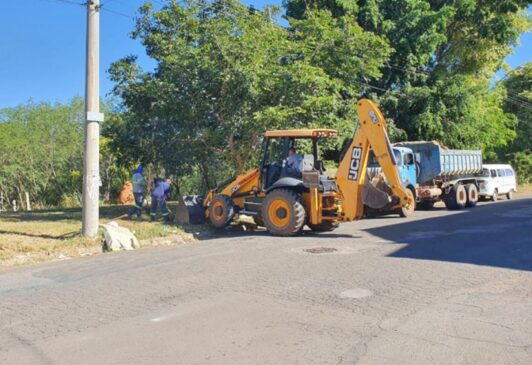 A Prefeitura de Tietê realizou na última semana os serviços de limpeza em vários bairros da cidade