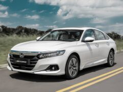 . O Accord é um dos três veículos híbridos que a Honda planeja lançar no país até 2023, dentro do seu plano de eletrificação para o mercado local