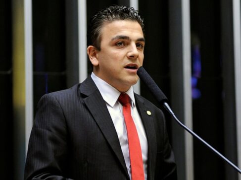 O deputado federal Aliel Machado, do PSB do Paraná, foi eleito o presidente do colegiado