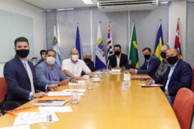 Prefeitos da região do ABC Paulista durante reunião para debater a flexibilização da quarentena