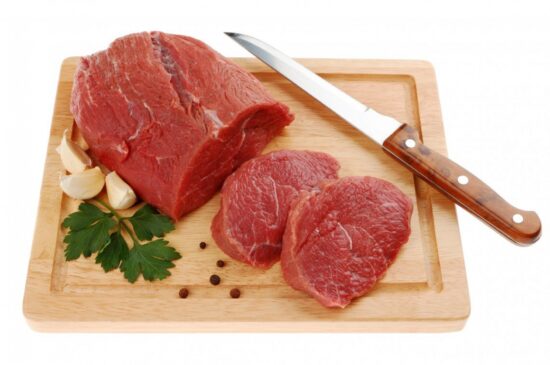 Conforme previsão da Confederação Nacional da Agricultura (CNA), o Brasil deve produzir 10 milhões de toneladas de carne em 2022