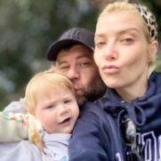 A cantora Luiza Possi, o marido e o filho