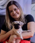 A dubladora Ana Lucia Menezes, conhecida por seus trabalhos de dublagem em 'Peppa Pig','iCarly' e 'Mamma Mia'