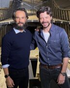 Os atores Rodrigo Santoro e Álvaro Morte