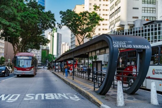 O objetivo é gradualmente ampliar a forma de pagamento para todas as mais de 1,3 mil linhas da cidade