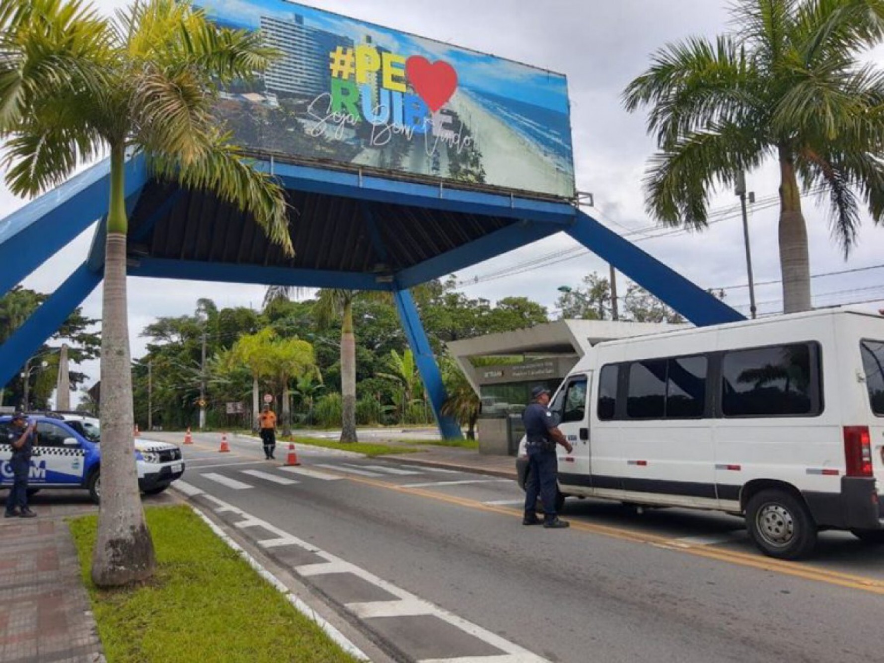 O procedimento de reanimação foi realizado sem sucesso pelos bombeiros no local, que transportaram a vítima para a Unidade de Pronto Atendimento de Peruíbe.