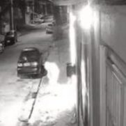 Uma mulher ateou fogo no carro do ex-namorado na madrugada do último sábado (1º), em Guarulhos, após ele pagar apenas R$ 200 da dívida de R$ 1.000