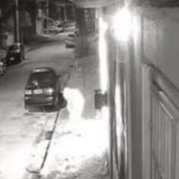Uma mulher ateou fogo no carro do ex-namorado na madrugada do último sábado (1º), em Guarulhos, após ele pagar apenas R$ 200 da dívida de R$ 1.000