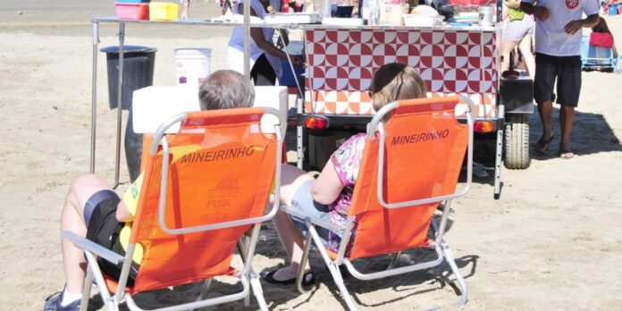 Em mudança realizada por meio de decreto, a Prefeitura de Praia Grande, no litoral sul de São Paulo, autorizou o retorno dos trabalhos de vendedores ambulantes