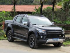 A Chevrolet desenvolveu a versão "western" High Country de sua picape S10 para aguentar os rigores dos "caminhos da roça", sem abrir mão do conforto