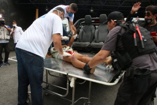 V&iacute;timas foram socorridas para hospitais da regi&atilde;o ap&oacute;s o confronto