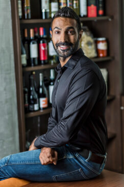 Criada pelo empresário californiano Alykhan Karim, a Sonoma reúne sellers de vinhos, acessórios para bebidas, entre outros