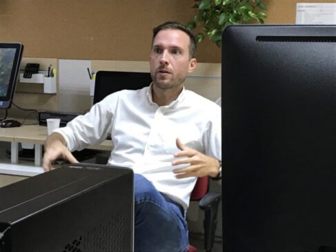 Deputado feral Vinicius Poit (Novo) durante entrevista na redação da Gazeta de S.Paulo
