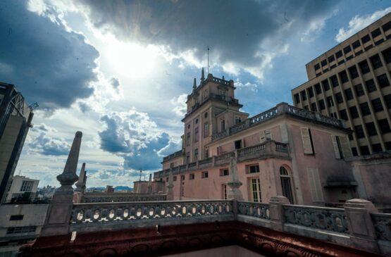 Água de esgoto contaminada invadiu, na terça-feira (21/1), um reservatório do histórico arranha-céu do Centro Histórico de São Paulo