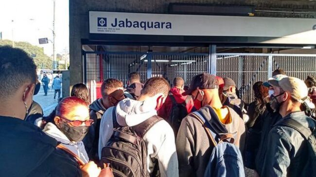 Estação Jabaquara, da Linha 1-Azul, fechada nas primeiras horas da manhã desta quarta-feira