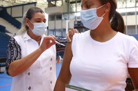 Guarujá ultrapassa marca de 100 mil vacinados contra a Covid-19