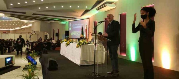 Ministro da educação Milton Ribeiro em São Vicente