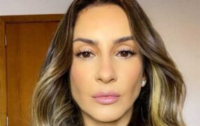 Cantora Claudia Leitte postou vídeo pedindo desculpa para os fãs